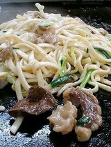 かづ ホルモン焼うどん750円