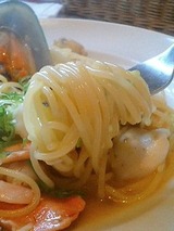 モッチモパスタ 新鮮魚介類のペペロンチーノ