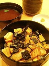 久右衛門 むし穴子丼 880円