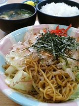 焼きそば定食(790円)