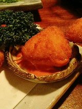 メイドin 高麗 チーズフライのコチュジャンソース添え(380円)