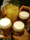 まずはビールとオレンジジュースで乾杯です。