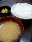 味噌汁、ご飯、お漬物