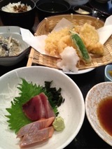 天晴 天ぷらさしみ定食 880円