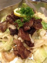 ハチ 和牛すじこん 640円