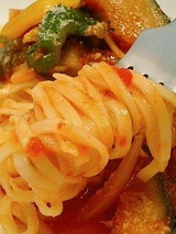 モッチリィノ たっぷり野菜のトマトバジルソース