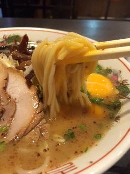 黒亭 玉子入りラーメン 850円 (2)