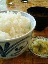 ご飯(大)・赤だし・お漬物
