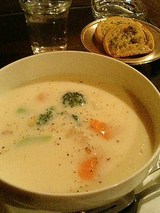 SOUP(SOUP&CAFE cherry ブロッコリーの豆乳スープ(800円)
