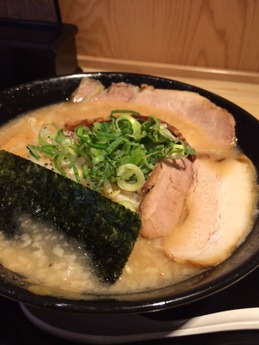麦笑ラーメン とこ豚こつ (1)
