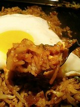 喃風クレフィ三宮店 そばめし(880円)