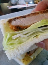 鞍馬サンド ロースカツ(378円)