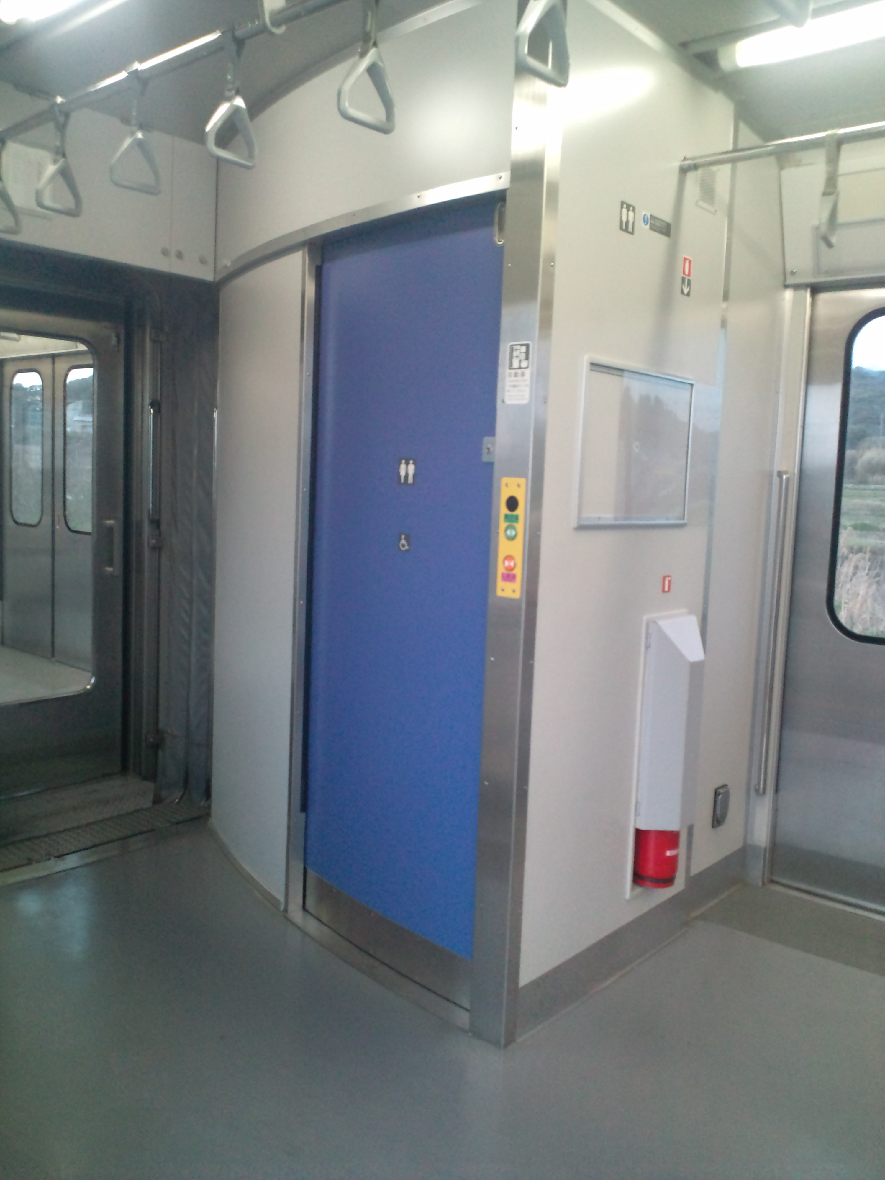 209系2100番台 トイレ付き中間電動車 : 風来狐の鉄道雑記