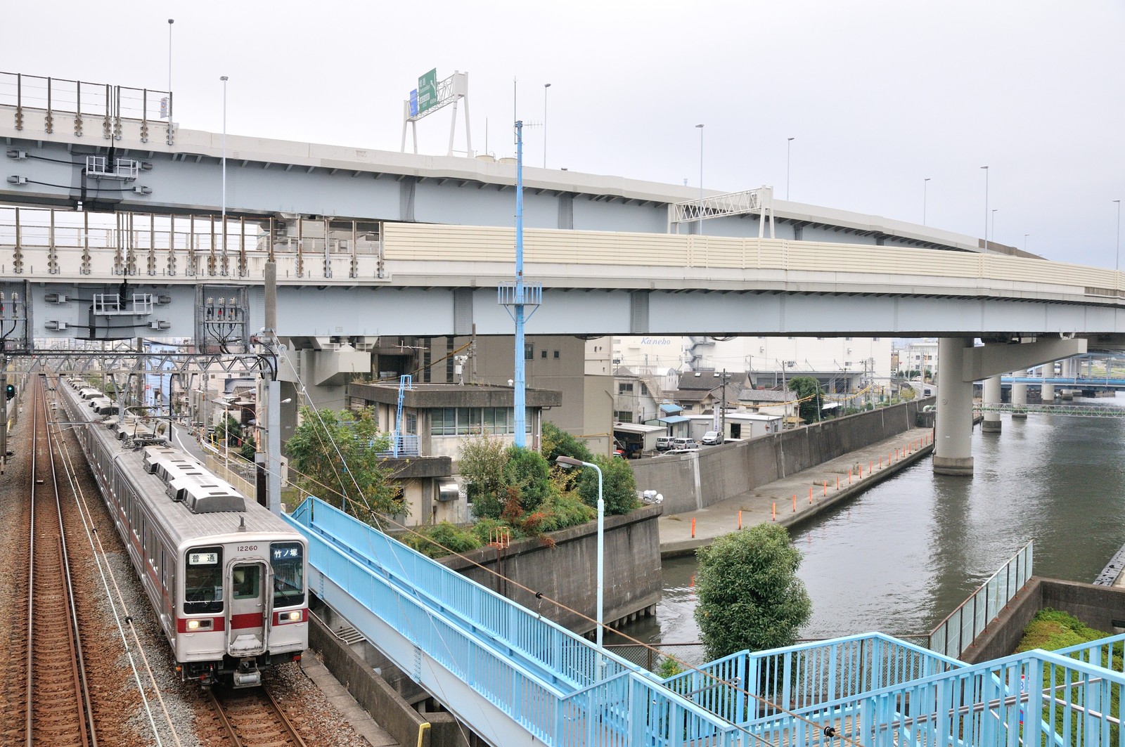 また荒川土手付近にて 風来狐の鉄道雑記 また荒川土手付近にて 風来狐の鉄道雑記