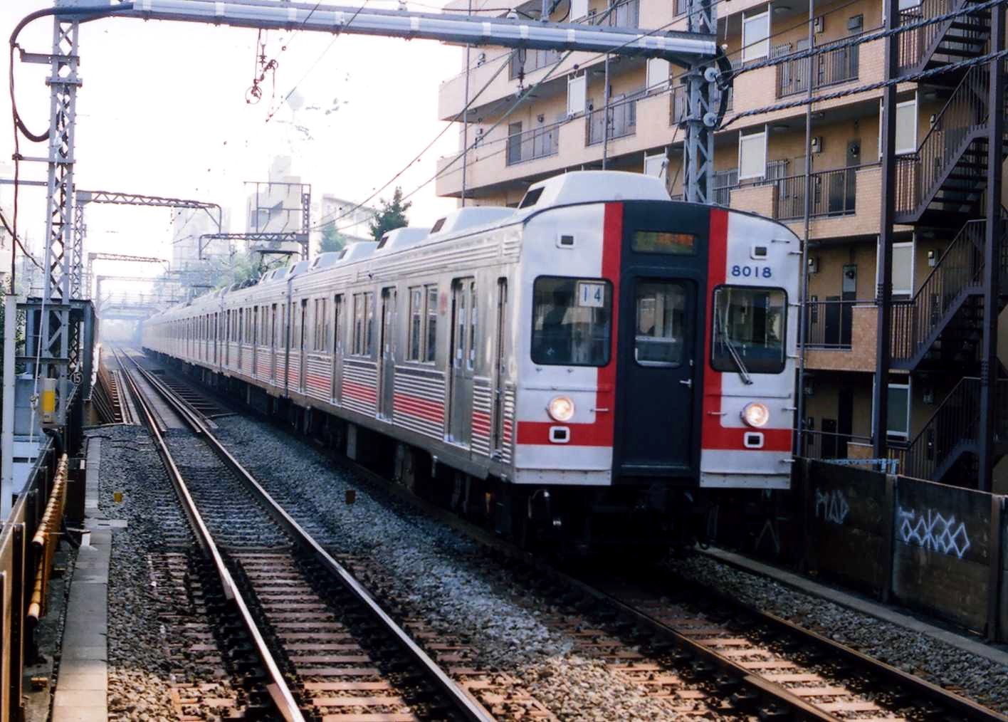 東急ワンハンドルマスコン(XS) 元祖 界磁チョッパ。東急8000系更新車(歌舞伎塗装) 8017Fを撮っ