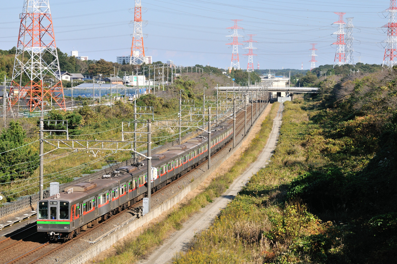 住宅・都市整備公団2000形電車