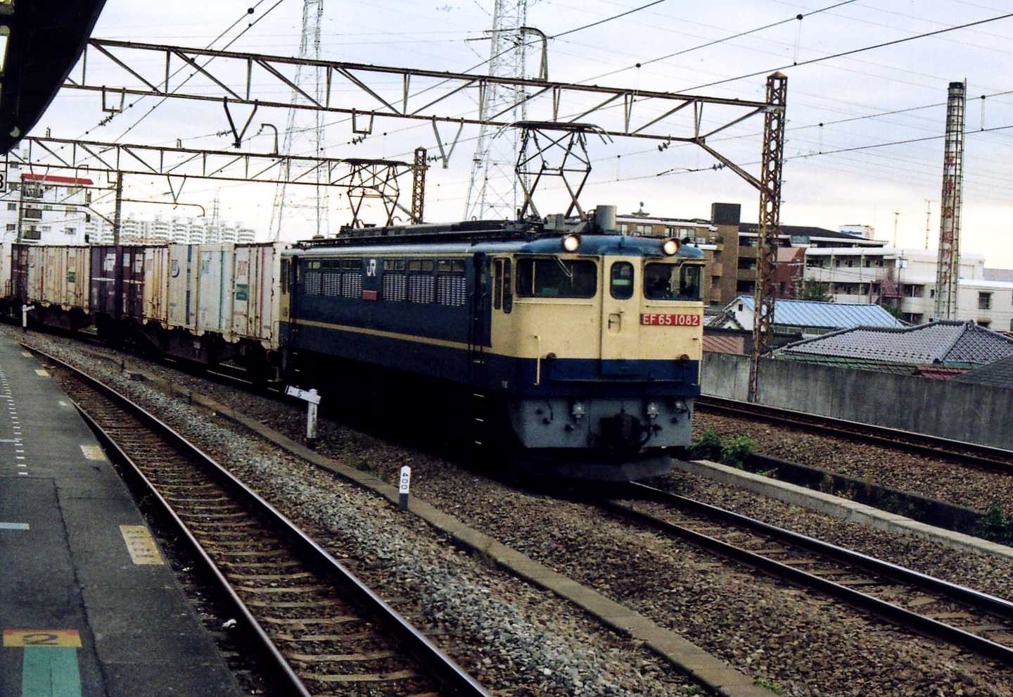 久しぶりにEF64形直流電気機関車1000番台 国鉄色(原色) : 風来狐の鉄道雑記