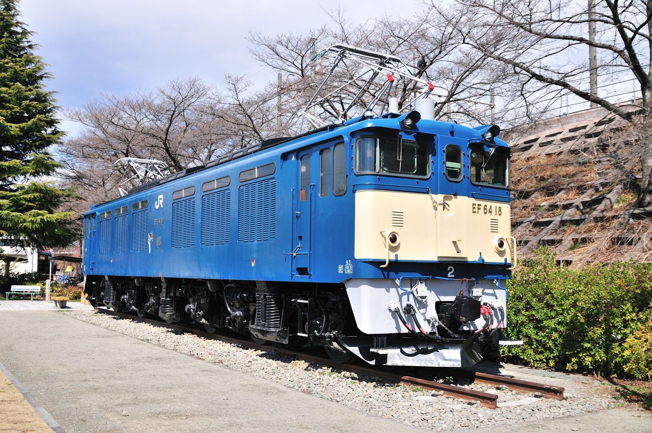 EF64 0番台 18号機(勝沼ぶどう郷駅前 静態保存) : 風来狐の鉄道雑記