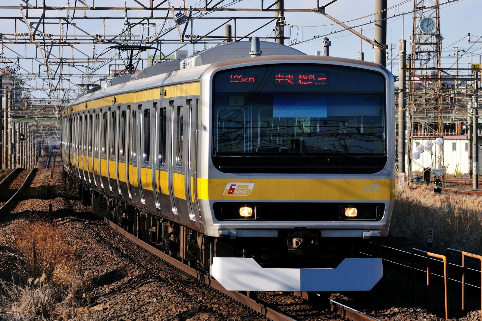 元祖E231系。総武・中央緩行線 E231系 カナリヤ色帯車 : 風来狐の鉄道雑記