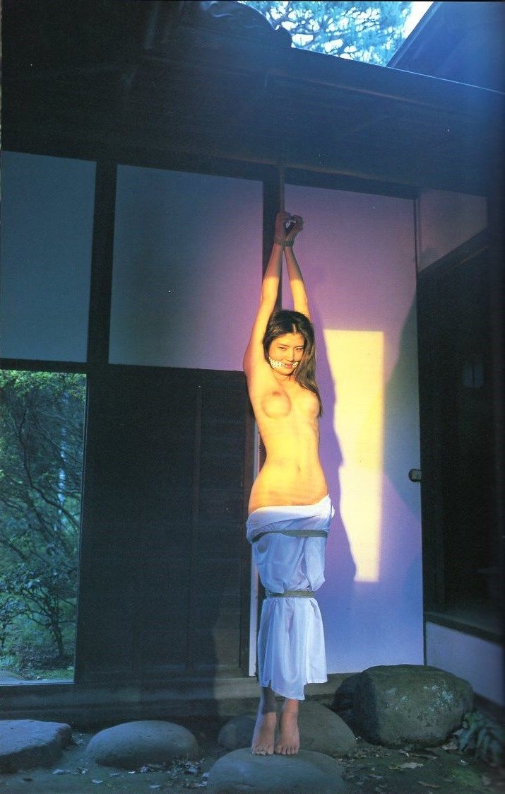 全裸吊 両手を吊られる女 前篇 : H欲旺盛のblog