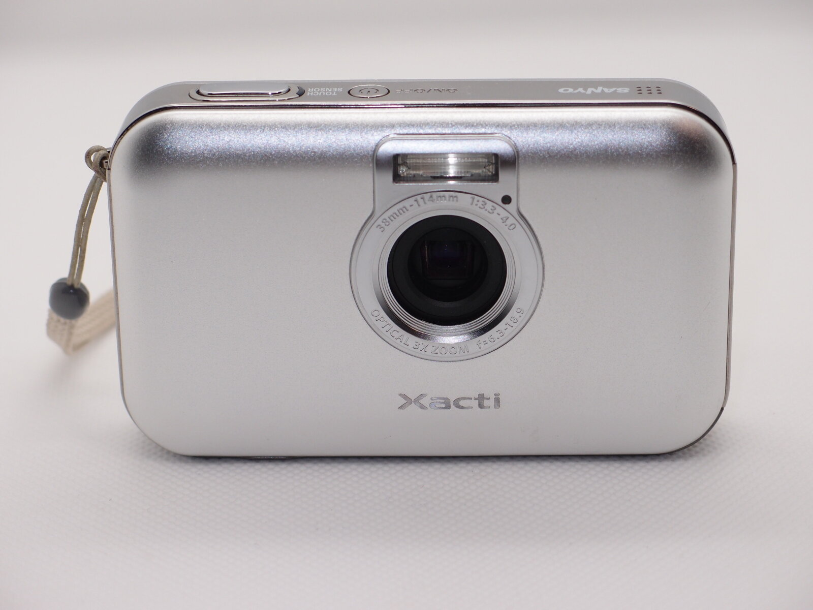 【作例掲載有】サンヨー　Xacti DSC-E6 タッチフォーカスと3型液晶を備えた新Xacti DSC-E6／S6 - ITmedia NEWS