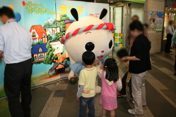 最終日のｂｋ春のふれあいひろば ｎｈｋ大阪放送局 はばタン の笑顔にありがとう