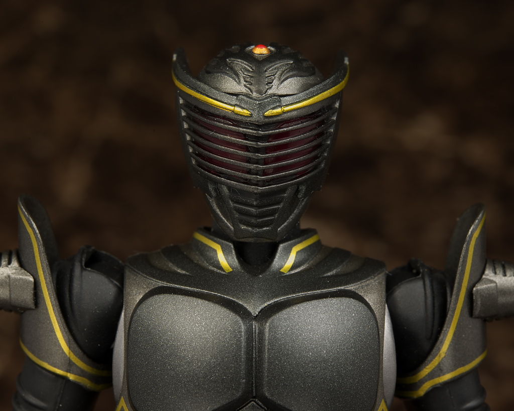 仮面ライダー龍騎 S.H.フィギュアーツ 仮面ライダーリュウガ S.H.フィギュアーツ 仮面ライダーリュウガ レビュー : はっちゃか