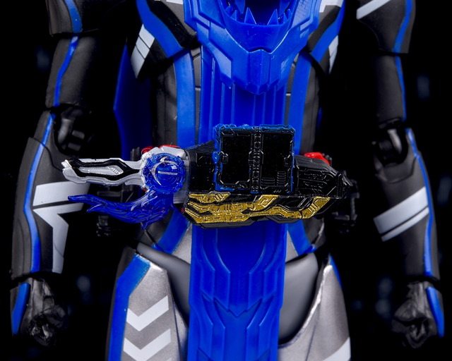 转日评 BANDAI 21年3月: S.H.Figuarts 假面骑士Blades (狮子战记)