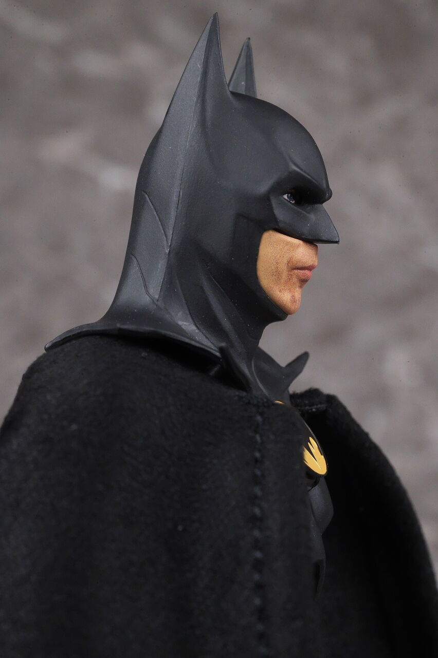 Amazon.com: Tamashii Nations - The Flash - Batman, Bandai