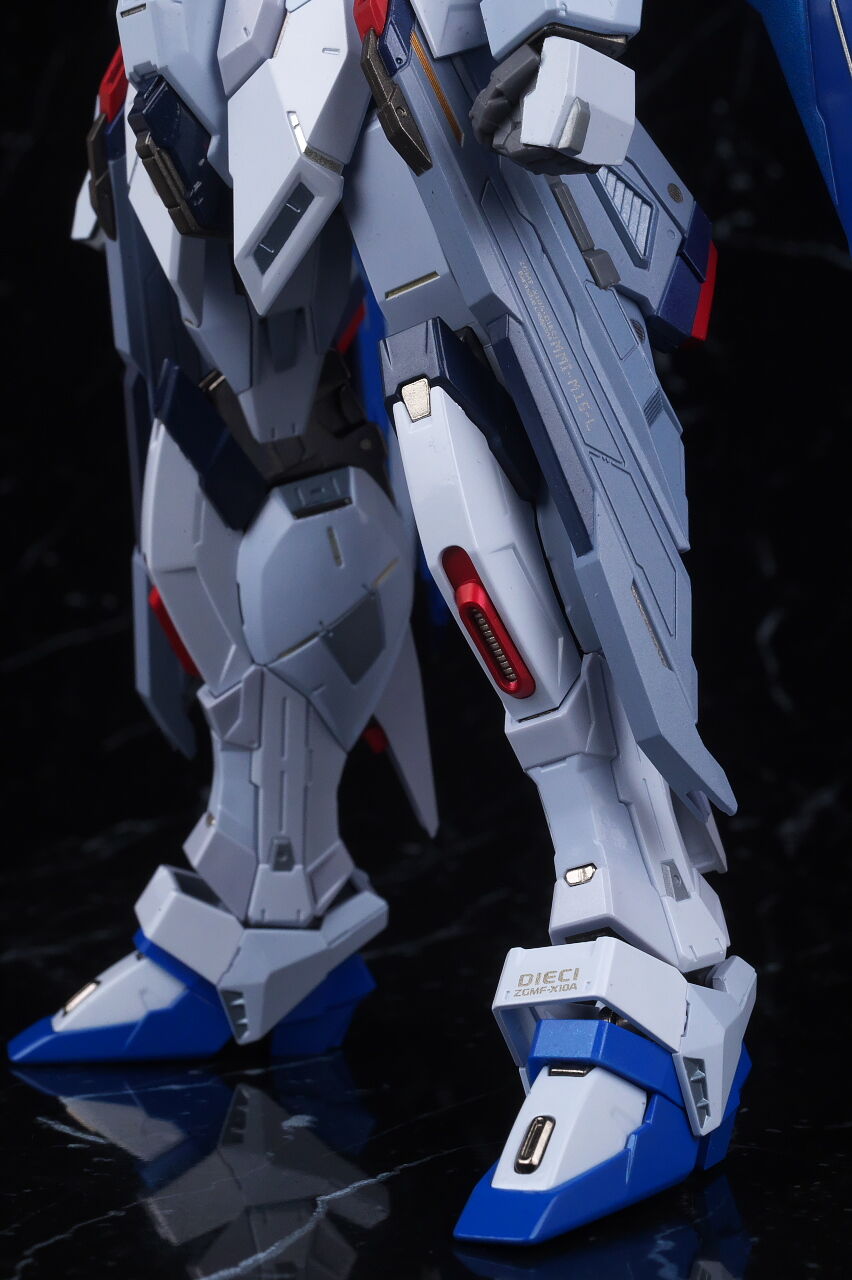 METAL BUILD フリーダムガンダム CONCEPT 2 SNOW SPARKLE Ver