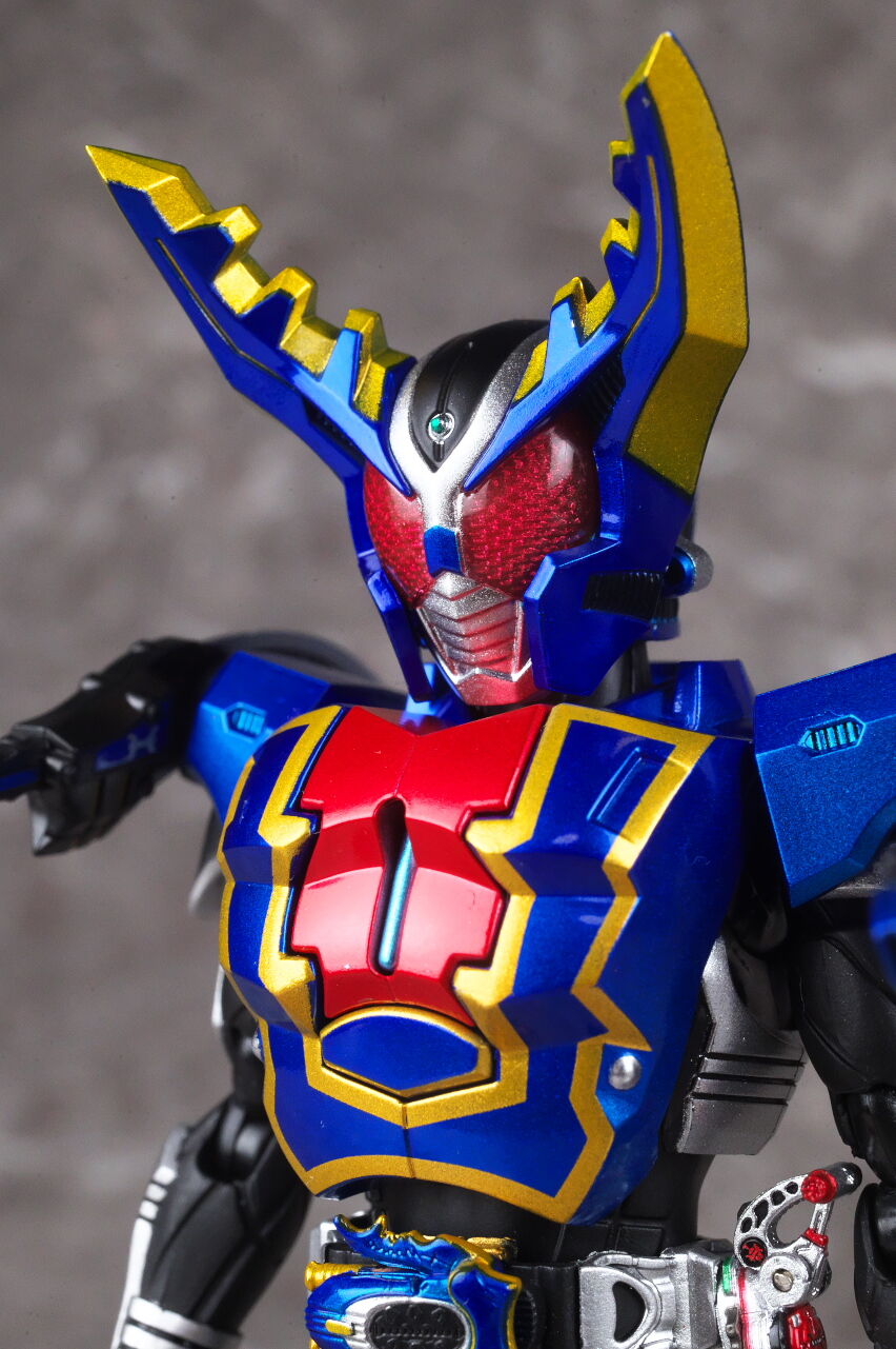 S.H.フィギュアーツ（真骨彫製法） 仮面ライダーガタック ハイパー