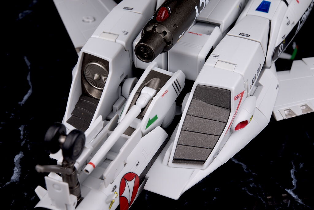 DX超合金 劇場版VF-1A バルキリー(柿崎速雄機) レビュー : は DX超合金 劇場版VF-1A バルキリー(柿崎速雄機) レビュー : は
