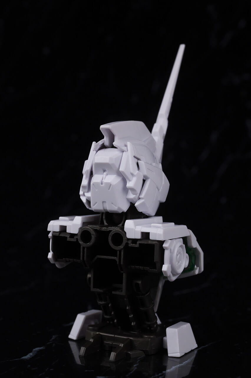 胸像モデル「機動戦士ガンダム MSメカニカルバスト」に