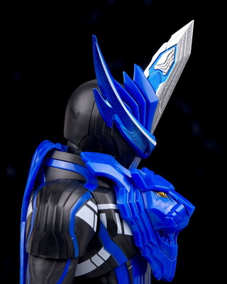 转日评 BANDAI 21年3月: S.H.Figuarts 假面骑士Blades (狮子战记)