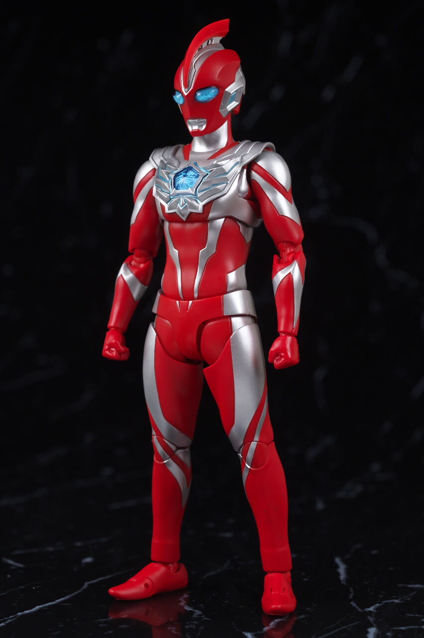 S.H.フィギュアーツ　ウルトラマンオメガ/アーク/ブレーザー Amazon.co.jp: TAMASHII NATIONS S.H.フィギュアーツ