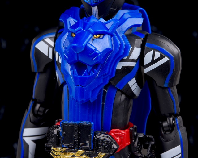 转日评 BANDAI 21年3月: S.H.Figuarts 假面骑士Blades (狮子战记)