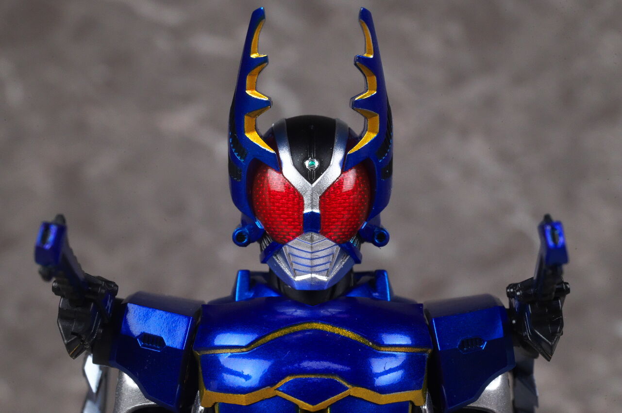S.H.フィギュアーツ （真骨彫製法） 仮面ライダーガタック