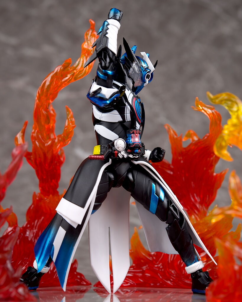S.H.フィギュアーツ 仮面ライダークローズエボル レビュー : は S.H.フィギュアーツ 仮面ライダークローズエボル レビュー : は