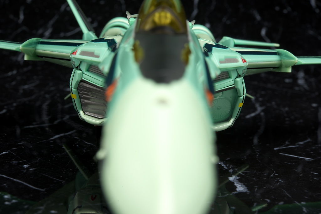 DX超合金 RVF-25 メサイアバルキリー (ルカ・アンジェローニ機