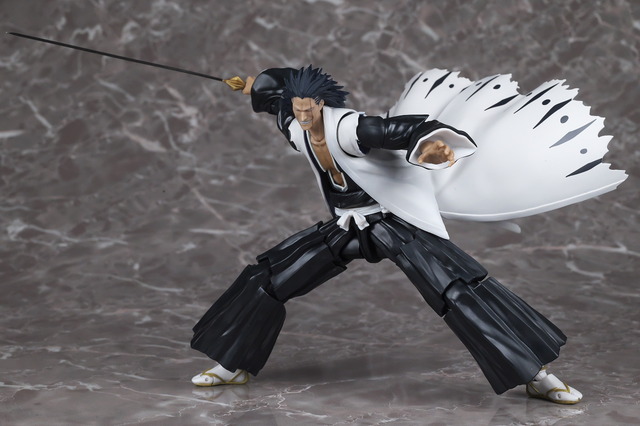 フィギュアーツ 更木剣八 Amazon.co.jp: TAMASHII NATIONS S.H.フィギュアーツ BLEACH