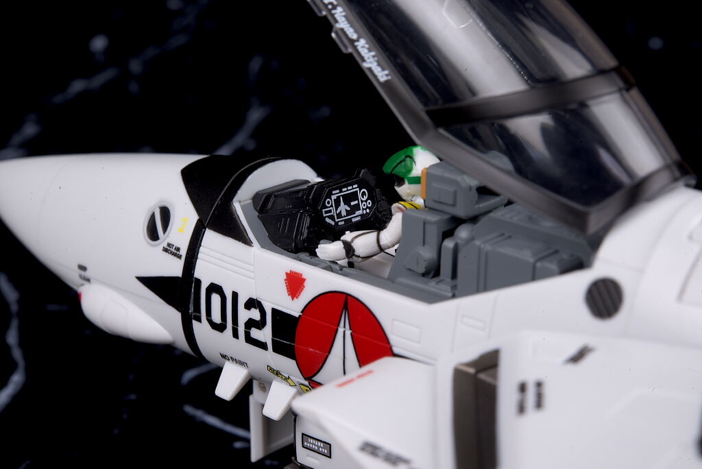 DX超合金 劇場版VF-1A バルキリー(柿崎速雄機) レビュー : は DX超合金 劇場版VF-1A バルキリー(柿崎速雄機) レビュー : は