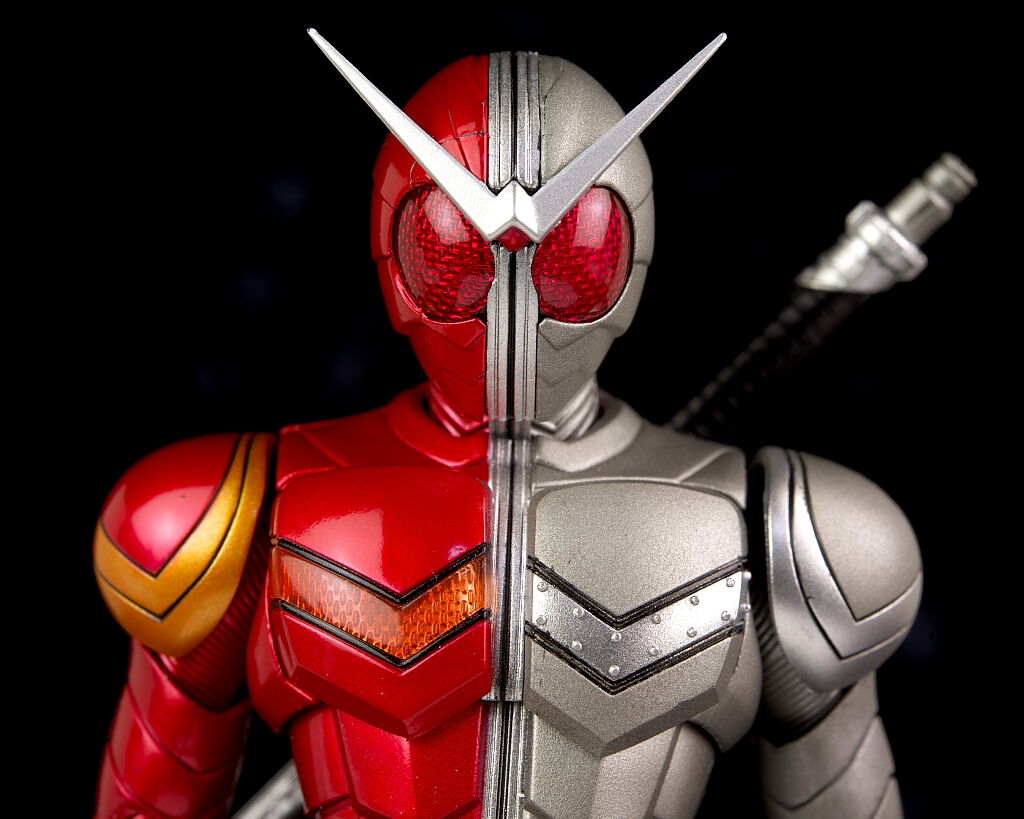 S.H.フィギュアーツ (真骨彫製法) 仮面ライダーW ヒートメタル S.H.フィギュアーツ (真骨彫製法) 仮面ライダーW ヒートメタル