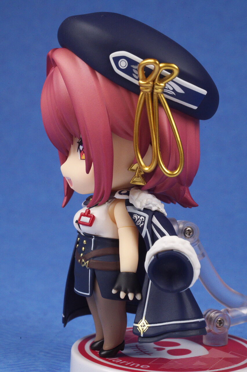 [新品未開封(オマケ付き) ねんどろいど　宝鐘マリン　OL衣装Ver. Amazon.co.jp: ねんどろいど 宝鐘マリン OL衣装Ver.プラスチック