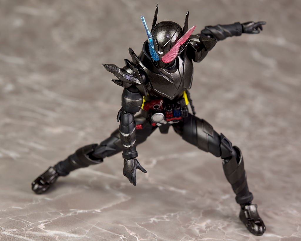 S.H.フィギュアーツ 仮面ライダービルド ラビットタンクハザード ...