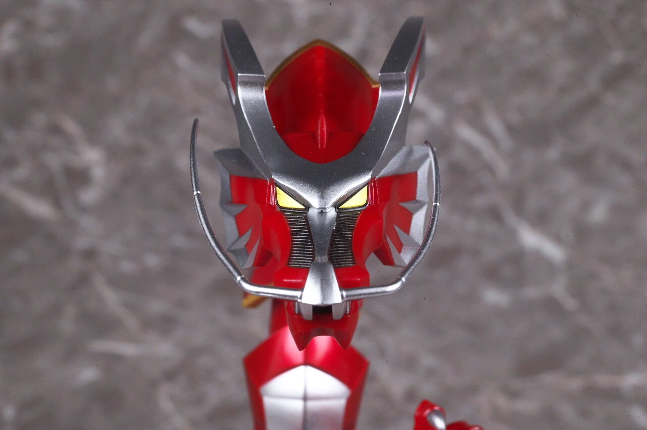 S.H.フィギュアーツ ドラグレッダー＆仮面ライダー龍騎オプション 
