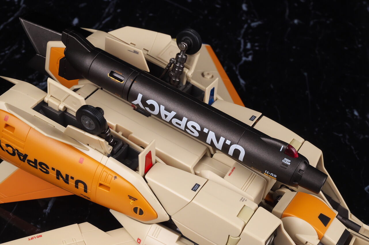 DX超合金 VF-1D バルキリー&ファン・レーサー レビュー : はっ DX超合金 VF-1D バルキリー&ファン・レーサー レビュー : はっ