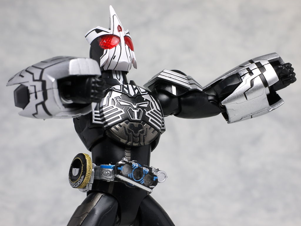 S.H.フィギュアーツ 仮面ライダーオーズ サゴーゾコンボ