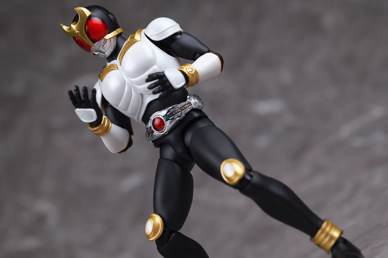 真骨彫製法 仮面ライダークウガ グローイングフォームSHFiguarts