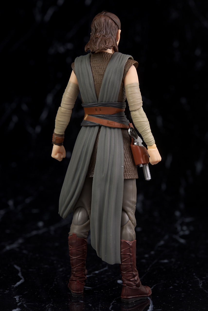 Amazon.com: S.H. Figuarts Star Wars Rei (The Last Jedi