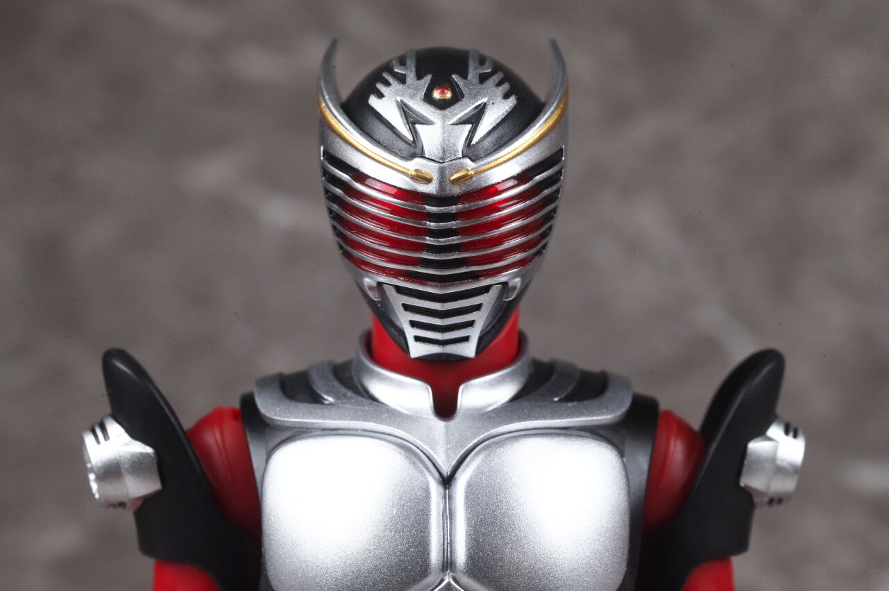 S.H.フィギュアーツ(真骨彫製法) 仮面ライダー龍騎 レビュー
